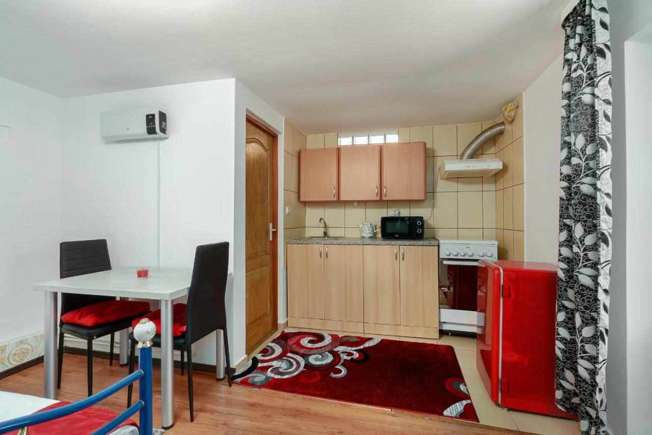 Stone Gate Apartment #3 Bucureşti Exterior foto