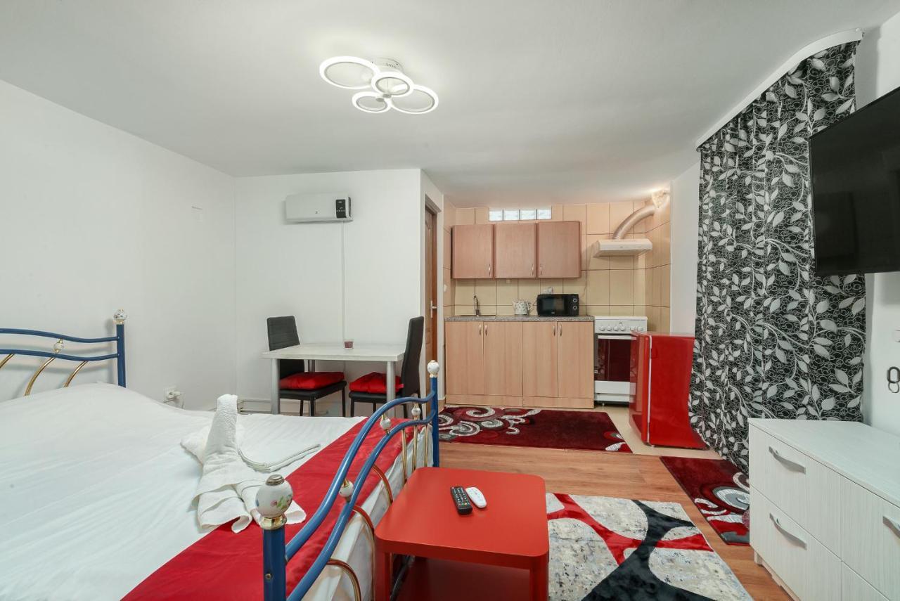 Stone Gate Apartment #3 Bucureşti Exterior foto