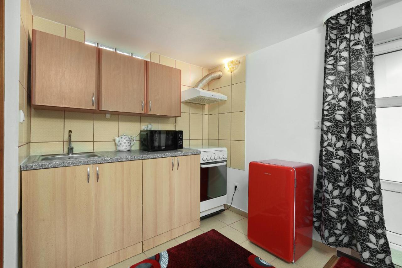 Stone Gate Apartment #3 Bucureşti Exterior foto